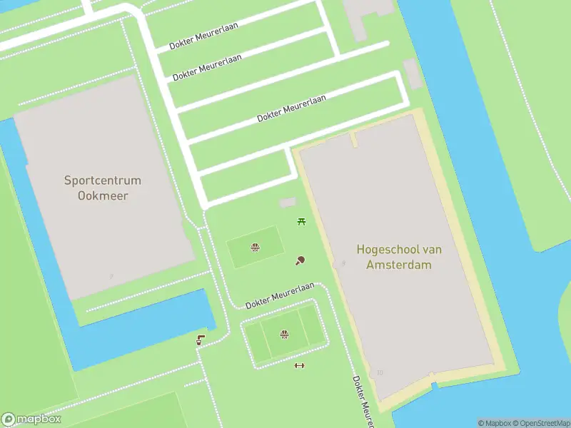 Ambulance met gepaste spoed naar de Dokter Meurerlaan in Amsterdam