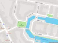Ambulance met grote spoed naar de Henk Curièrekade in Amsterdam