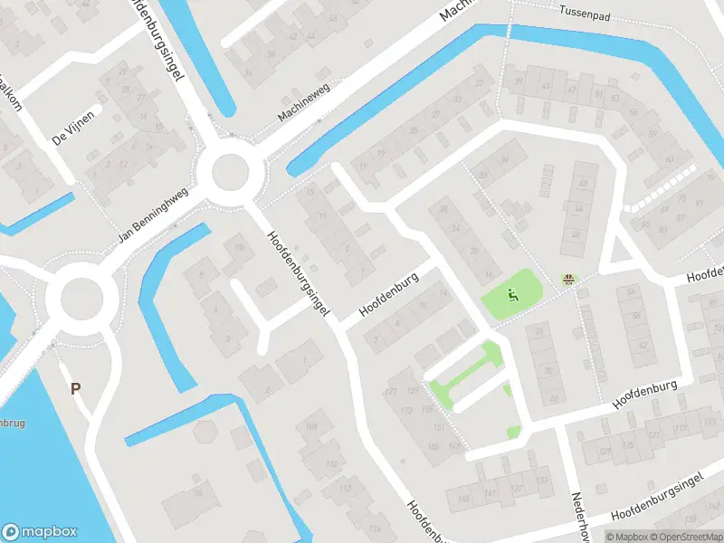 Ambulance met grote spoed naar de Hoofdenburg in Ouderkerk aan de Amstel