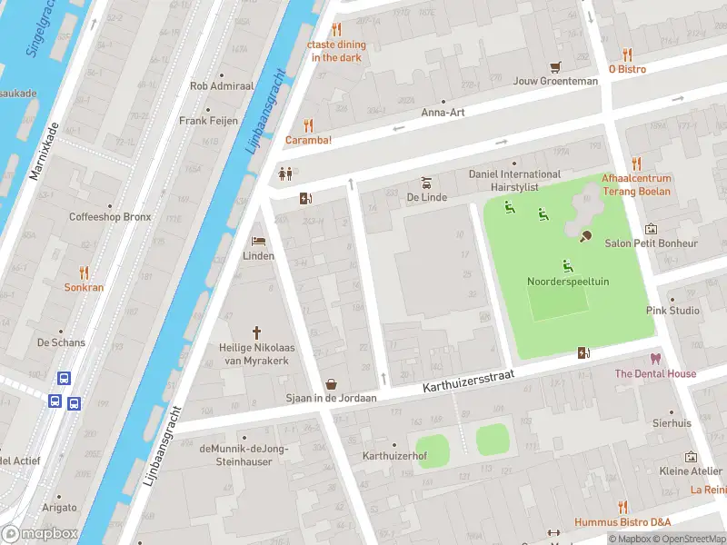 Ambulance met grote spoed naar de Karthuizersdwarsstraat in Amsterdam