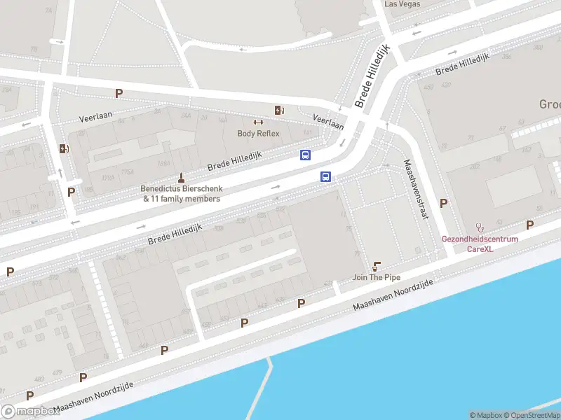 Ambulance met grote spoed naar de Brede Hilledijk in Rotterdam