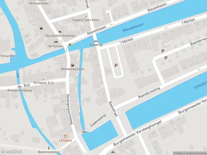 Ambulance met gepaste spoed naar de Baanstraat in Edam