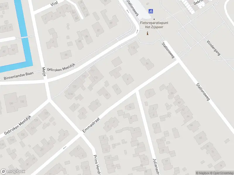 Ambulance met grote spoed naar de Emmastraat in Barendrecht