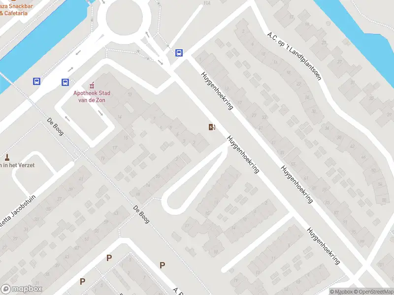Ambulance met grote spoed naar de Clara Wichmanntuin in Heerhugowaard