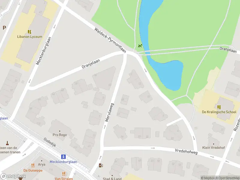 Ambulance met grote spoed naar de Merulaweg in Rotterdam