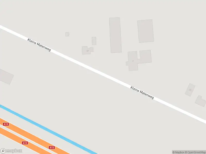 Brandweer met grote spoed naar de Kleine Matenweg in Zevenaar vanwege gebouwbrand