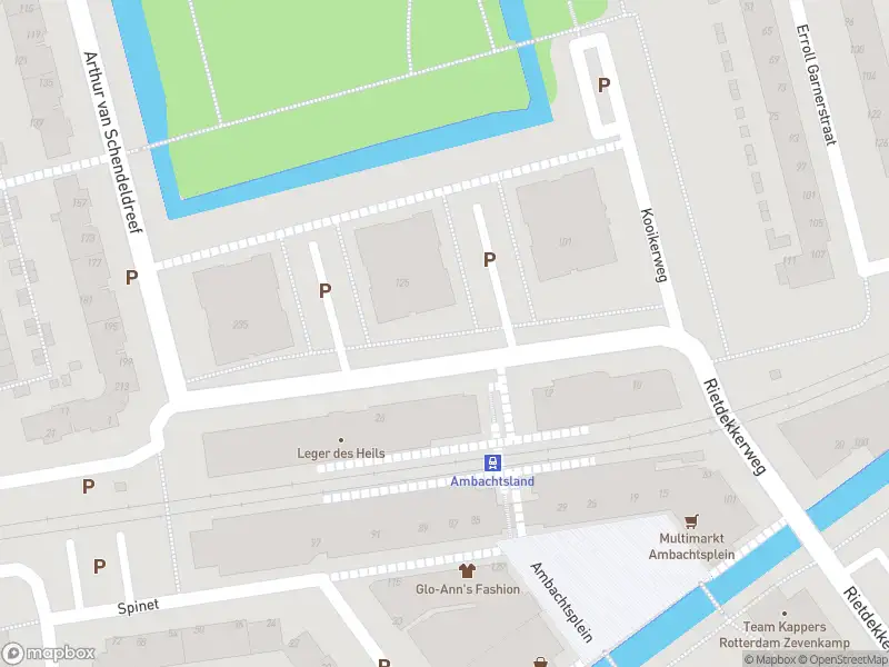 Brandweer met gepaste spoed naar de Kooikerweg in Rotterdam