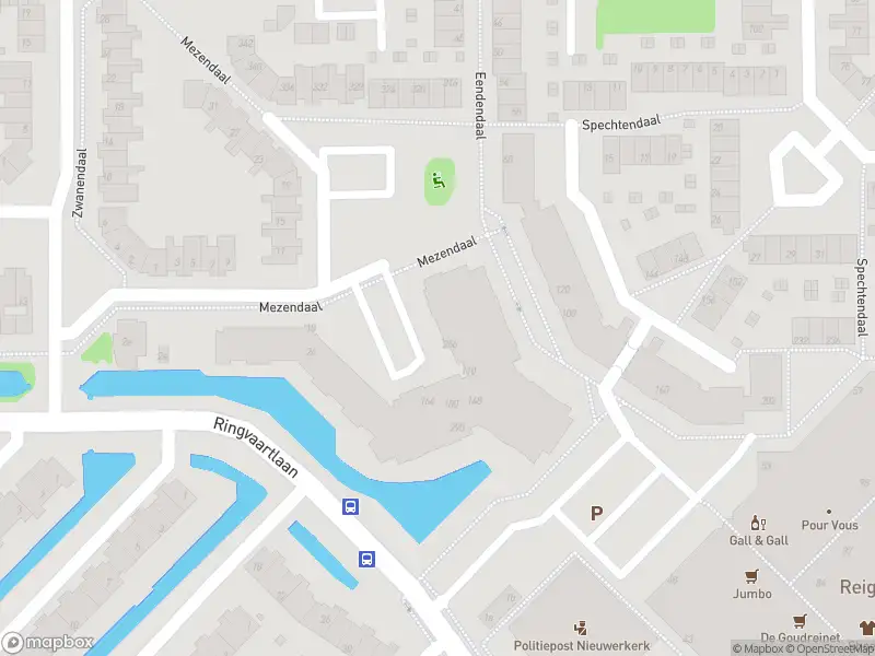 Ambulance met grote spoed naar de Wulpendaal in Nieuwerkerk aan den IJssel