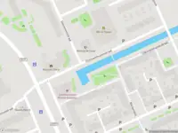 Ambulance met grote spoed naar de Slootdorpstraat in Amsterdam