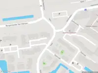 Ambulance met grote spoed naar de Waldhoorn in Capelle aan den IJssel