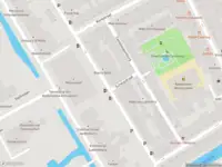 Ambulance met grote spoed naar de Frederikstraat in 's-Gravenhage