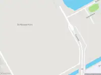 Ambulance met grote spoed naar de De passage in Amsterdam-Duivendrecht