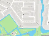 Ambulance met grote spoed naar de Argusvlinder in Leiden