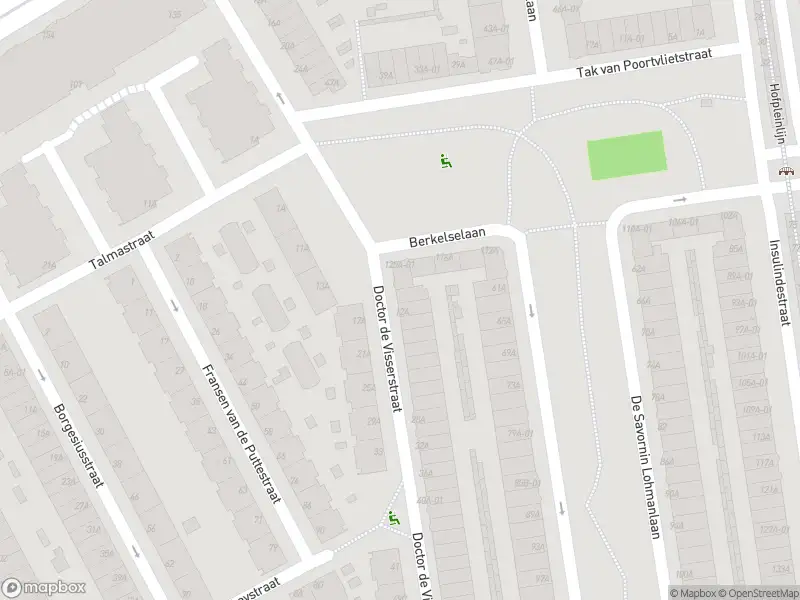 Ambulance met grote spoed naar de Dr. de Visserstraat in Rotterdam