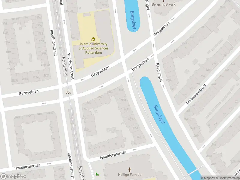Ambulance met gepaste spoed naar de Bergsingel in Rotterdam