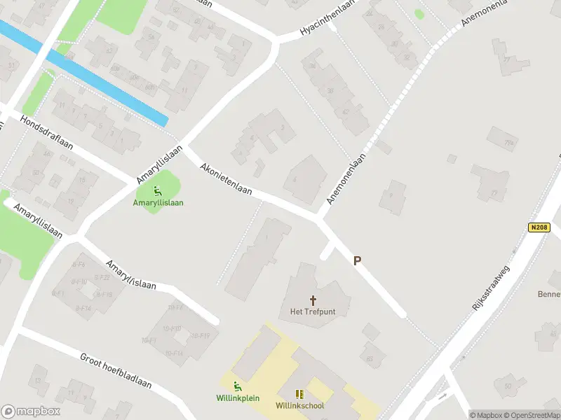 Ambulance en brandweer met grote spoed naar de Akonietenlaan in Bennebroek