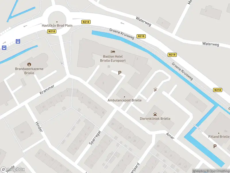 Ambulance met grote spoed naar de Amer in Brielle