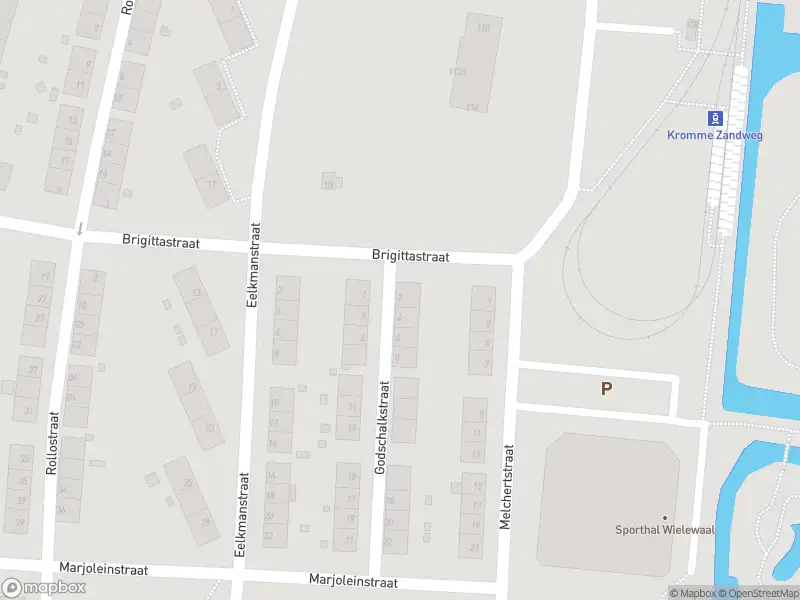 Ambulance met gepaste spoed naar de Godschalkstraat in Rotterdam