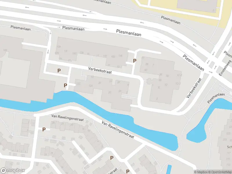 Ambulance met grote spoed naar de Verbeekstraat in Leiden
