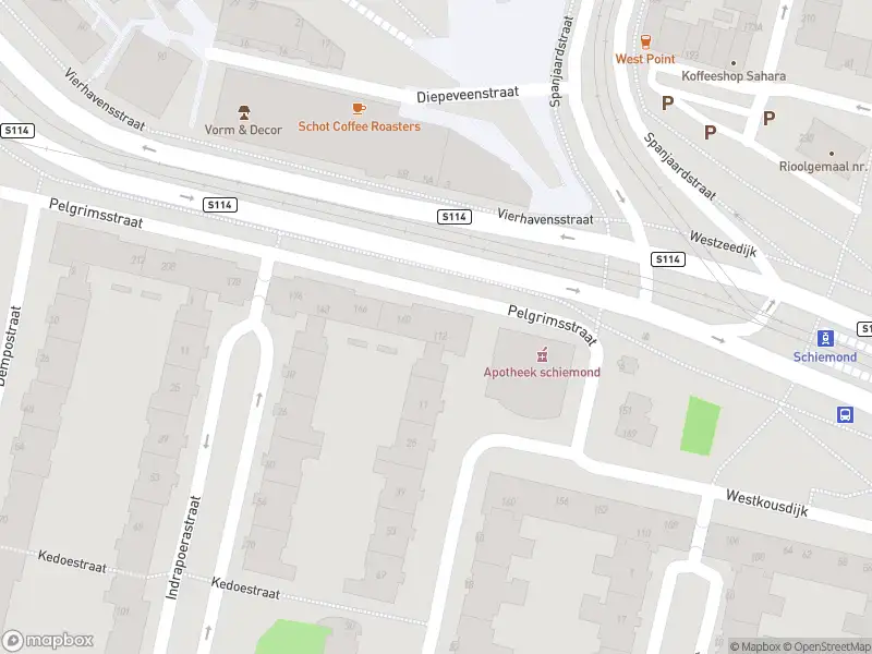 Ambulance met grote spoed naar de Pelgrimsstraat in Rotterdam
