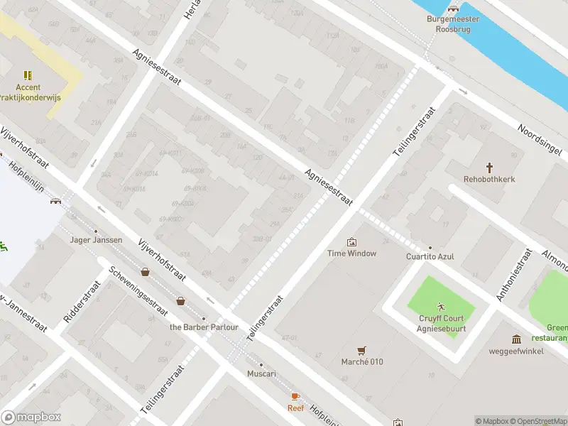 Ambulance met gepaste spoed naar de Teilingerstraat in Rotterdam