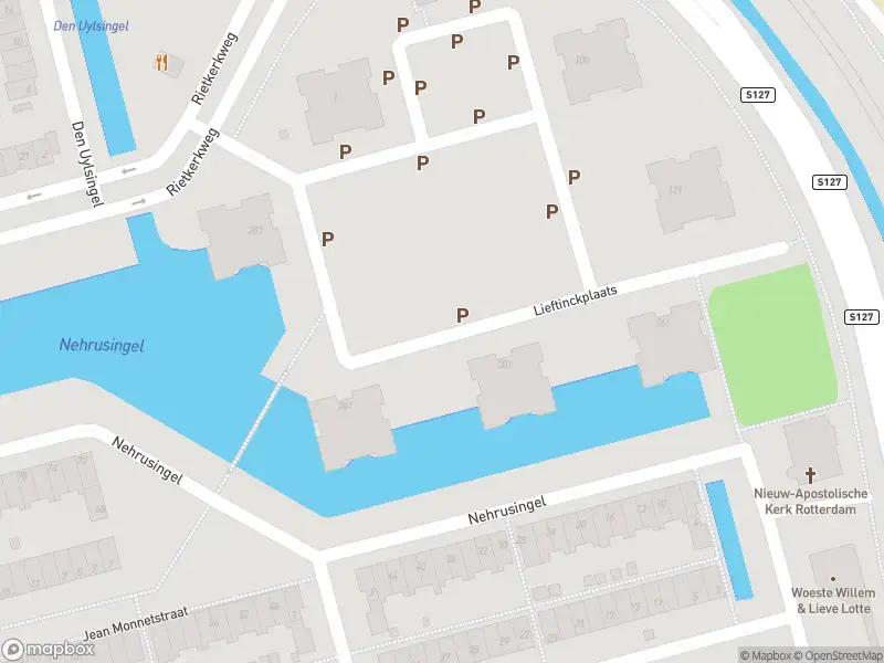 Ambulance met grote spoed naar de Lieftinckplaats in Rotterdam