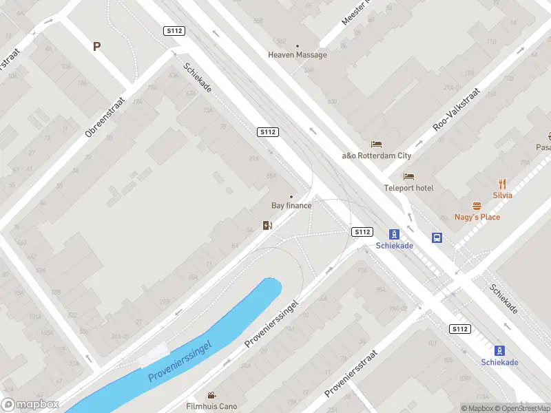 Ambulance met gepaste spoed naar de Provenierssingel in Rotterdam