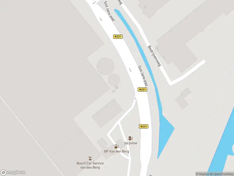 Ambulance met grote spoed naar de Noordzuidroute in De Kwakel