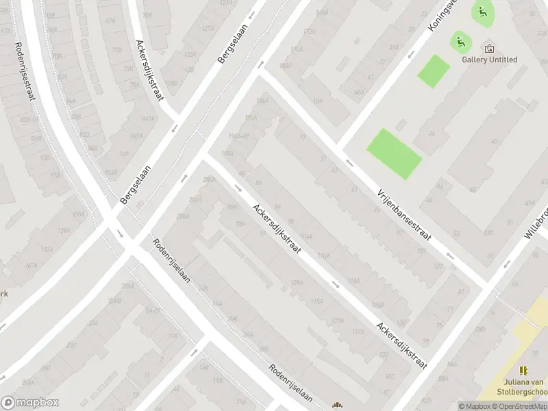 Ambulance met grote spoed naar de Ackersdijkstraat in Rotterdam
