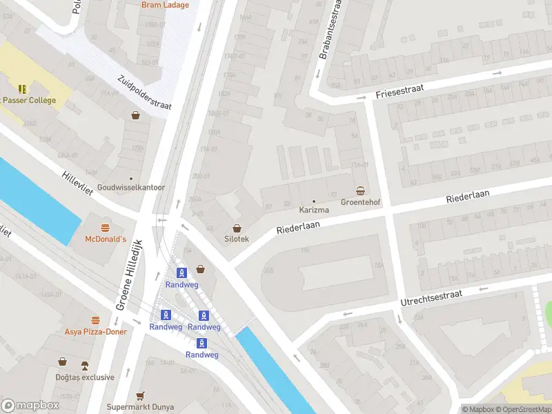 Ambulance met gepaste spoed naar de Riederlaan in Rotterdam