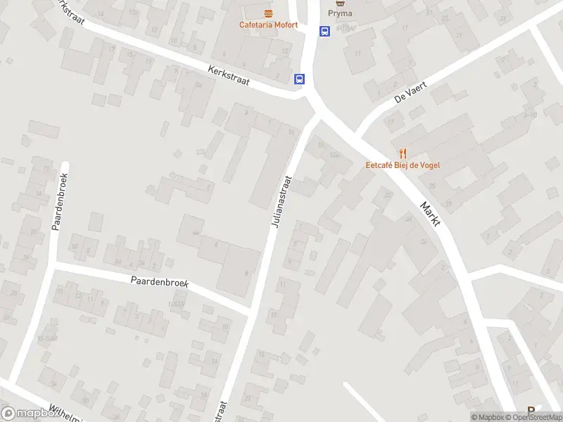 Ambulance met grote spoed naar de Julianastraat in Montfort