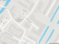 Ambulance met grote spoed naar de De Vliegerstraat in Alkmaar