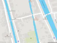 Brandweer met grote spoed naar de Voorstraat in Stavoren vanwege waarnemen gaslucht