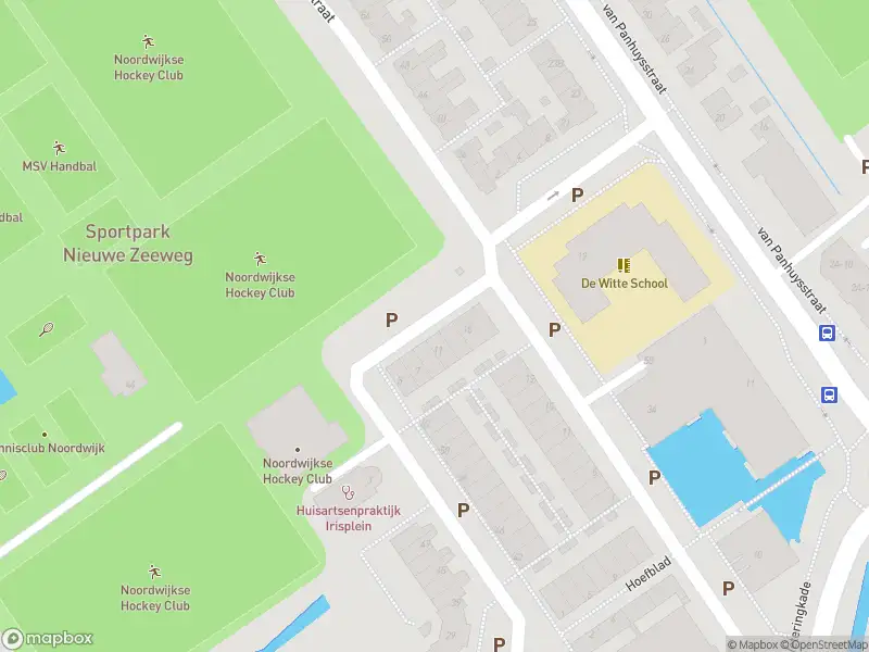 Ambulance met grote spoed naar de Irisplein in Noordwijk