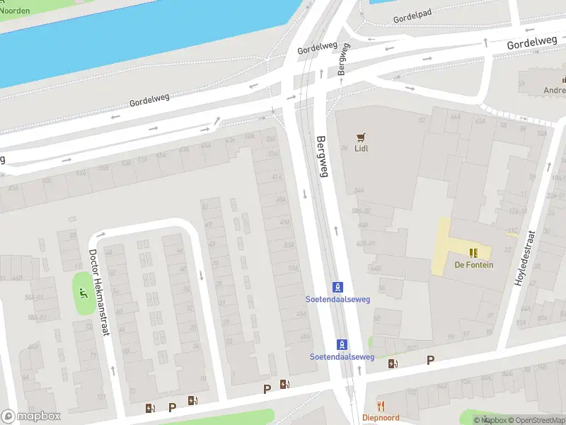 Ambulance met gepaste spoed naar de Bergweg in Rotterdam