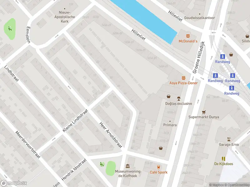 Ambulance met grote spoed naar de 2e Kiefhoekstraat in Rotterdam