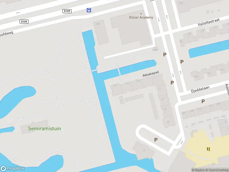 Ambulance met gepaste spoed naar de Akkabapad in Rotterdam