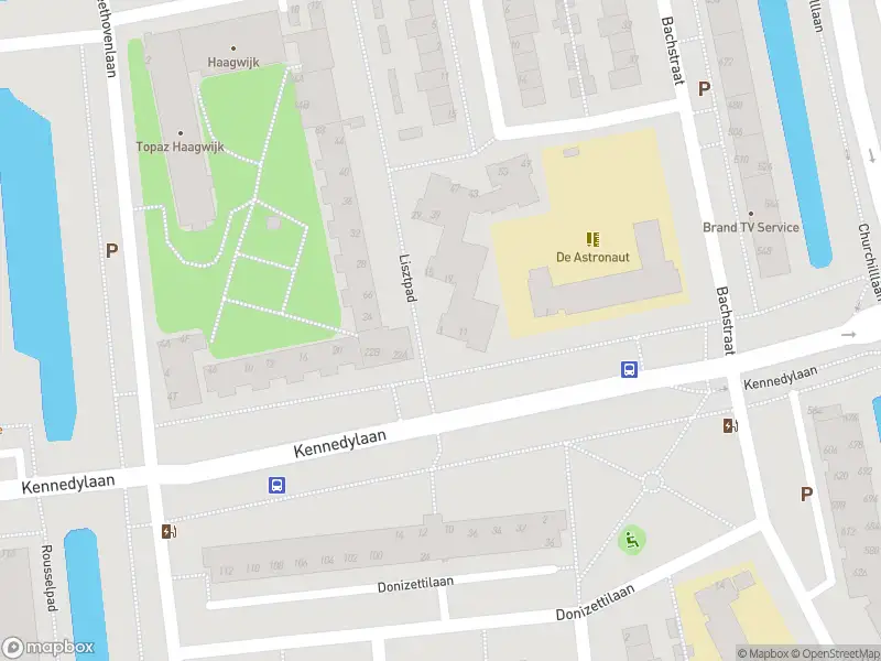 Ambulance met gepaste spoed naar de Lisztpad in Leiden