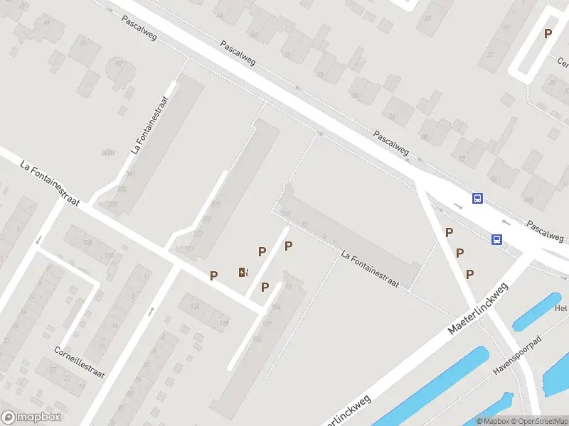Ambulance met grote spoed naar de La Fontainestraat in Rotterdam