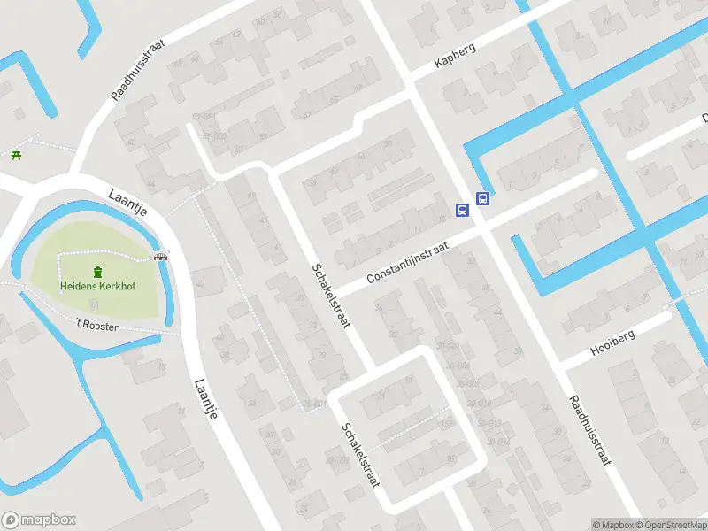 Ambulance met grote spoed naar de Constantijnstraat in Westwoud