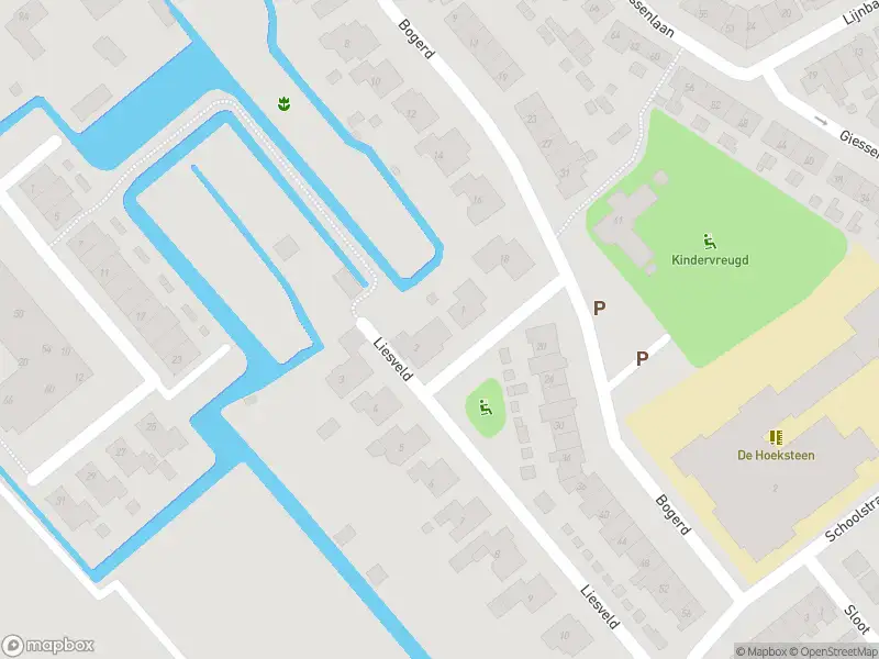 Ambulance met grote spoed naar de Liesveld in Giessenburg
