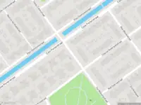 Ambulance met grote spoed naar de Ton Wijkampstraat in Rotterdam