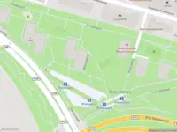 Ambulance met gepaste spoed naar de Oostelijke Handelskade in Amsterdam