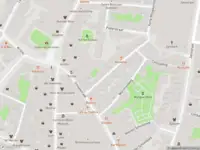 Ambulance met gepaste spoed naar de Gedempte Oude Gracht in Haarlem