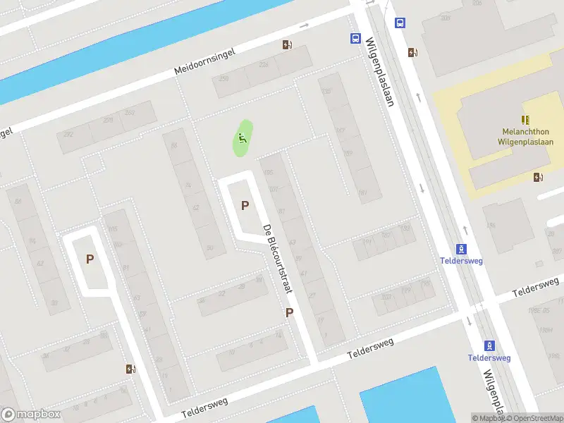 Ambulance met grote spoed naar de De Blécourtstraat in Rotterdam