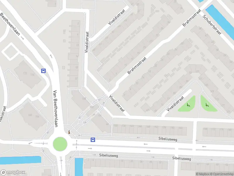 Ambulance met grote spoed naar de Brahmsstraat in Capelle aan den IJssel