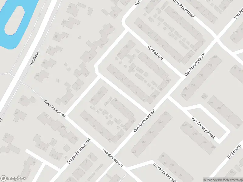 Ambulance met gepaste spoed naar de Willem Pijperstraat in Ridderkerk