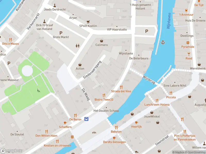 Ambulance met gepaste spoed naar de Wijnstraat in Dordrecht