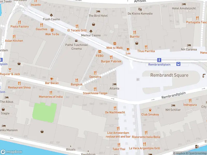 Ambulance met grote spoed naar de Korte Reguliersdwarsstraat in Amsterdam