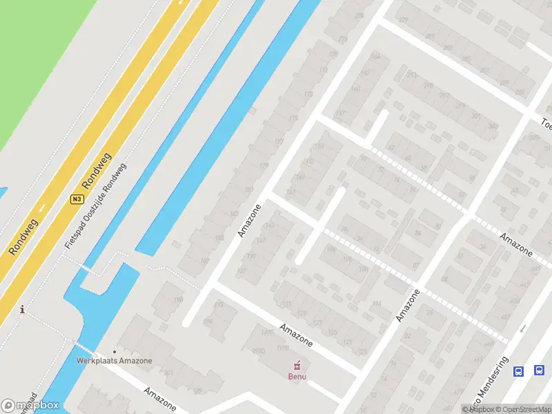 Ambulance met grote spoed naar de Amazone in Dordrecht